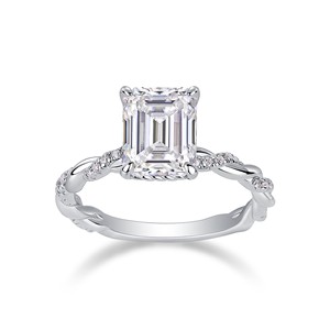 แหวนหมั้นมอยส์ซาไนต์ทรงเอเมอรัลด์คัท |   เงินแท้ 925 แบบเกลียวลายบิดพร้อมขาเสียบแบบ Prong Set |   แหวนแต่งงานสำหรับผู้หญิงขายส่ง - Product Image 1