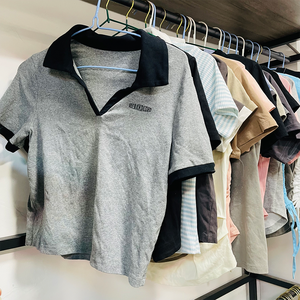 T-shirt estive con maniche corte da <span class=keywords><strong>donna</strong></span> di seconda mano le balle di abbigliamento della Germania sono perfette per la frugalità e la moda sostenibile - Product Image 1