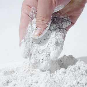Poudre d'argile de <span class=keywords><strong>kaolin</strong></span> <span class=keywords><strong>blanc</strong></span> hautement actif pour le ciment argile brute calcinée utilisée dans les peintures réfractaires de papier céramique - Product Image 2