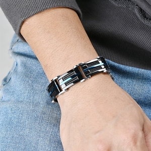 Bracelets pour hommes en acier inoxydable sur mesure, deux tons, avec câble à 5 couches, résistants à l'eau et au ternissement, bijoux fins et élégants. - Product Image 3