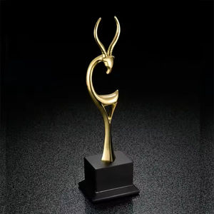 अनुकूलित नए डिजाइन, अभिनव फुटबॉल ट्रॉफी, फुटबॉल बास्केटबॉल स्मारक खेल प्रतियोगिता ट्रॉफी - Product Image 4