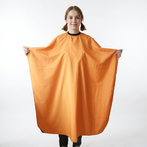 Accesorios de Peluquería Personalizados al por Mayor, Capas Antiestáticas de Plástico Ajustables y Cómodas para Peluquería - Product Image 6