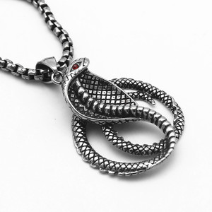 Collar con Colgante de Cobra King de Acero Inoxidable yunnique, Diseño Animal, Engaste de Bisel con Ojo Rojo, Estilo Punk, Joyería Unisex, Regalo - Product Image 3