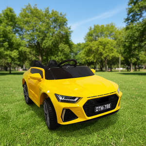 Auto Eléctrico de 12V para Niños con Música y Suspensión Perfecta para Niños de Dos a Siete Años, Juguete de Auto con Control Remoto - Product Image 4