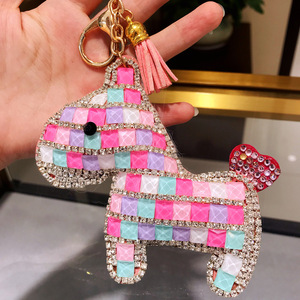 Vente en gros de pendentifs de sac à cadeaux porte-clés de voiture à la mode créative porte-clés de poulain mignon porte-clés de cheval bling-bling féminin - Product Image 5