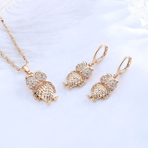 Conjunto de Joyería Chapado en Oro con Colgante de Búho y Oso, Incrustaciones de Circones Brillantes, Collar con Dije de Animal y Pendientes Colgantes, Kit de Moda para Fiesta y Uso Diario - Product Image 3