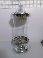 Grand distributeur de boissons en verre avec robinet en acier inoxydable et couvercle en verre