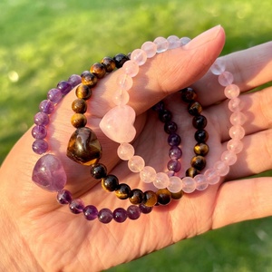 Bracciale con Perle a Forma <span class=keywords><strong>di</strong></span> Cuore in <span class=keywords><strong>Occhio</strong></span> <span class=keywords><strong>di</strong></span> <span class=keywords><strong>Tigre</strong></span> Naturale <span class=keywords><strong>e</strong></span> <span class=keywords><strong>Ametista</strong></span>, Gioielli Energetici all'Ingrosso - Product Image 1