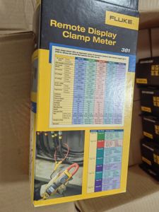 Multímetro de Garra Fluke 381 True-RMS com Medição de Temperatura e Frequência - Product Image 5