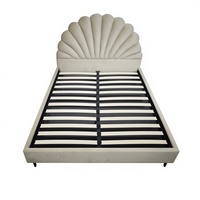 Traditionelles Retro-Stil Kopfteil in Muschelform aus weißem Samt für Möbel, Schlafzimmerbetten, komfortabel und warm