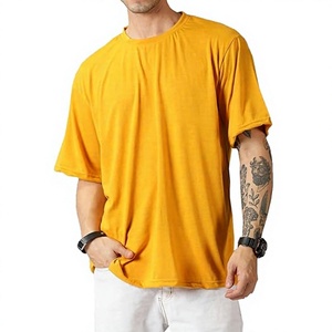 Camiseta de Algodón para Hombre, Cuello Redondo, Manga Corta, Color Amarillo Mostaza, Corte Regular, Estilo Casual, Tejido Jersey - Product Image 1