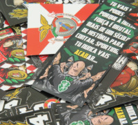 Autocollant adhésif personnalisé coquille d'oeuf graffiti coloré destructible en vinyle pour l'artisanat finition de surface estampée