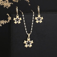 Parures de bijoux élégantes pour femmes en laiton plaqué or 18 carats avec zircon, boucles d'oreilles et colliers en forme de fleur, accessoires pour femmes