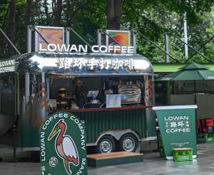 Carrito de Café Espresso Inteligente con Máquina Controlada por Aplicación, Descarga de Recetas en la Nube y Espumado de <span class=keywords><strong>Leche</strong></span> Automatizado - Product Image 3