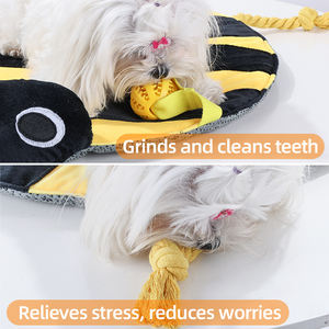 Oem Schattige Bijenontwerp Zachte Pluche Speelmat Voor Honden Katten Eco-Vriendelijke Luxe Stijl Ingebouwd Bijtspeelgoed Voor Puppy 'S Kleine Huisdieren - Product Image 4