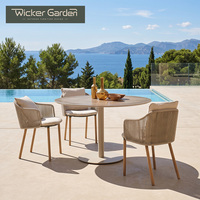 Ensemble de salle à manger moderne d'extérieur en gros d'usine, table en verre personnalisée OEM ODM avec chaises en teck