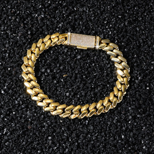 Bracciale da Uomo di Alta Gamma in Acciaio Inossidabile con Zirconi, 10mm, Chiusura a Scatto Quadrata, Finitura Liscia con Incastonatura di Zirconi - Product Image 2