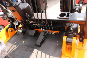 China Motor de alta potencia de 10 toneladas Mástil doble Mástil triplex Carretilla elevadora telescópica diésel Carretilla elevadora de contrapeso - Product Image 4