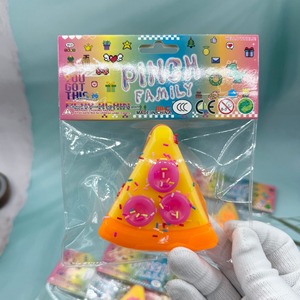 ของเล่นบีบรูปอาหารขายส่ง ดีไซน์พิซซ่า ไอศกรีม เค้ก ของเล่นบีบคลายเครียด - Product Image 4