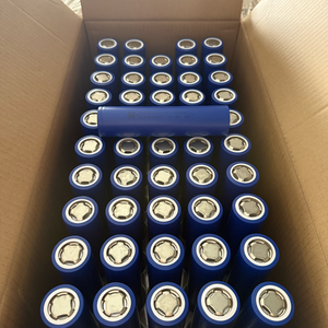 Baterai Solid State Cham 32140 Berkinerja Tinggi 3.2V 15Ah Sel Silinder Isi Ulang Kelas <span class=keywords><strong>3.2</strong></span> LiFePO4 Tahan Lama 4000 Siklus - Product Image 1