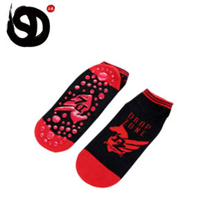 Chaussettes de sport pour trampoline d'intérieur, antidérapantes, avec grip, en coton 100%, designs personnalisés, OEM - Product Image 5