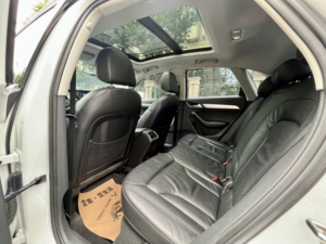 <span class=keywords><strong>Audi</strong></span> <span class=keywords><strong>Q3</strong></span> 2.0 <span class=keywords><strong>TFSI</strong></span> 35 <span class=keywords><strong>TFSI</strong></span> Comfort Automatique 2015, Voiture d'occasion, en stock et prête pour livraison immédiate - Product Image 5