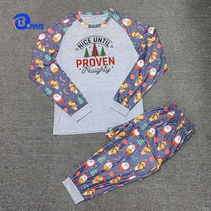 Pijamas de Natal Personalizados para Família, Camisetas e Calças para Casais, Design de Cores Coordenadas, Roupas de Dormir Macias e Respiráveis - Product Image 3