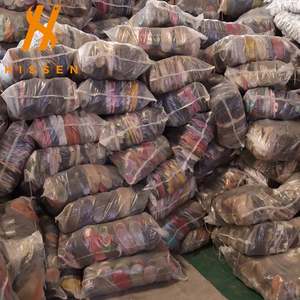 Fornitura Diretta dalla Fabbrica: Stock di Scarpe da Basket e Sneaker di Marca Originale, Usate e di Seconda Mano - Product Image 1