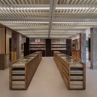 Optiker-Vitrine im Retro-Stil mit Holzempfangstheke, LED-Beleuchtung, Umweltfreundliche Wasserdichte Schmuck-Ausstellungsvitrine