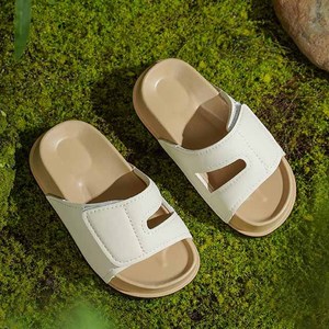 Nouvelles pantoufles d'été antidérapantes pour enfants avec fermetures à scratch, design monobloc pour garçons et filles - Product Image 3