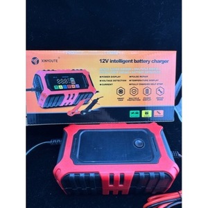 Chargeur de batterie de voiture Xinyoute 12V portable à charge rapide avec ports USB pour voiture et moto - Product Image 3