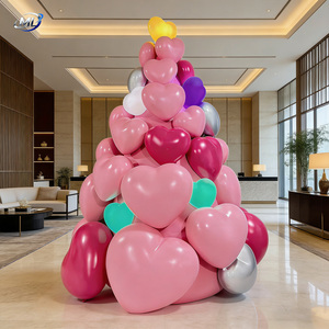 Sculpture d'arbre de Noël en fibre de verre créative, fantaisiste et durable, en forme de cœur, à poser au sol, ornement décoratif LED - Product Image 3