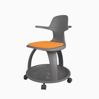 Chaise d'entraînement scolaire en plastique réglable en hauteur avec tablette intégrée, siège rembourré, base de rangement et roulettes pour salles de classe universitaires intelligentes