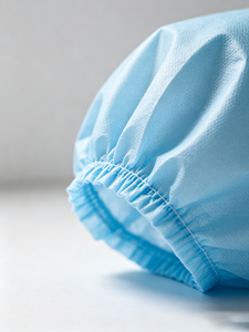 Venta al por mayor de fábrica: Material en bruto personalizado de 10-30 g/m² con puntos azules y blancos en relieve para gorros quirúrgicos desechables, tela no tejida de PP Spunbond. - Product Image 2