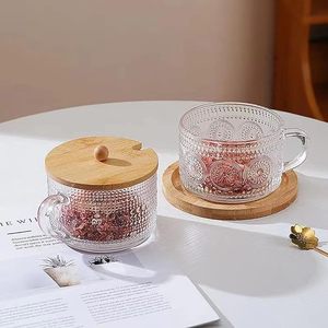 4 Uds. Tazas de vidrio en relieve transparentes bonitas de 14oz con tapas y cucharas de bambú Vintage Handgrip contenedores de avena durante la noche para <span class=keywords><strong>café</strong></span> helado - Product Image 6