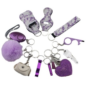Ensemble <span class=keywords><strong>de</strong></span> porte-clés essentiels rouges pour femmes, <span class=keywords><strong>kit</strong></span> quotidien complet avec alarme, pompon, porte-désinfectant et plus encore - Product Image 5