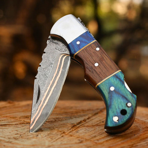 Couteau de chasse en acier Damas avec manche en bois et étui en cuir, couteau pliant professionnel pour l'extérieur, personnalisable en couleur et logo (OEM) - Product Image 6
