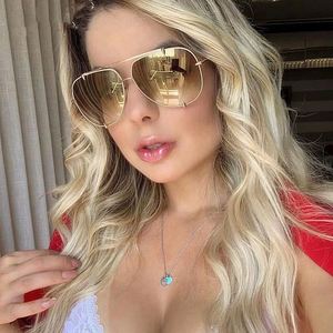 Gafas de Sol de Moda al por Mayor, Estilo Retro 2020, Montura Grande, Protección UV400, Montura de Aleación, Gafas de Sol Extra Grandes para Mujer - Product Image 2