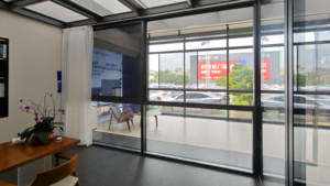 Ventana Corredera Panorámica Negra Mate Deioux con Perfil de Aluminio Delgado para Baño, Precio Directo de Fábrica - Product Image 6