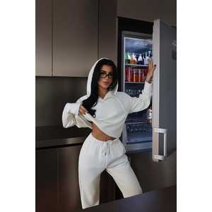 Conjunto Deportivo Aislin Blanco, Cómodo y Transpirable, con Capucha, Estilo Vintage Informal, Talla XXL, Estampado con Logotipo, Opción de Talla Grande - Product Image 3