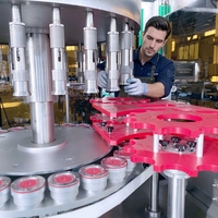 Sistem Pelabelan Botol Kaca Digital Otomatis OPP Film dengan Motor Hot Melt dan PLC untuk Lini Produksi Minuman