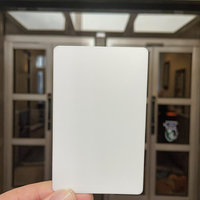 Toptan %100 Polikarbonat CR80 Erişim Kartı ISO 13.56MHz Fabrika Fiyatı Su Geçirmez NFC RFID İletişim QR Kodlu Otel Ödeme Kartı