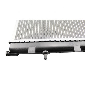Pièces automobiles 1330G2 1330G4 1330F4 1330F6 1330K9 1330R8 1330V2, réservoir d'eau du moteur, radiateur pour <span class=keywords><strong>Peugeot</strong></span> 307 CC 307 SWW <span class=keywords><strong>206</strong></span> (T5) (T6) - Product Image 3