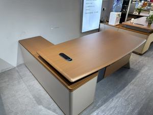 Conjunto de muebles de oficina de lujo moderno contemporáneo Durable Último ejecutivo CEO Escritorio Gerente Mesa de uso de empresa de MDF en forma de L - Product Image 4