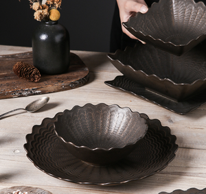 Service de vaisselle vintage rétro en grès, assiettes et bols carrés en céramique avec texture ondulée pour salade, steak, maison, cuisine, restaurant - Product Image 6