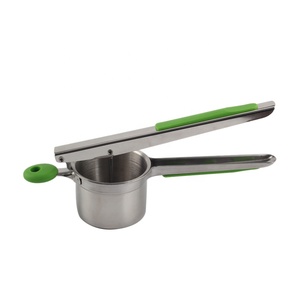 Écraseur et presse-purée à pommes de terre en acier inoxydable robuste, facile à nettoyer et compatible lave-vaisselle - Product Image 1