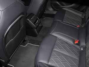 ใหม่สำหรับ A5 2026 <span class=keywords><strong>Sportback</strong></span> 45TFSI <span class=keywords><strong>Q</strong></span>-Uattro ซีดาน เกียร์อัตโนมัติ พวงมาลัยซ้าย ภายในสีเข้ม ยาง R19 เครื่องยนต์เทอร์โบ - Product Image 6