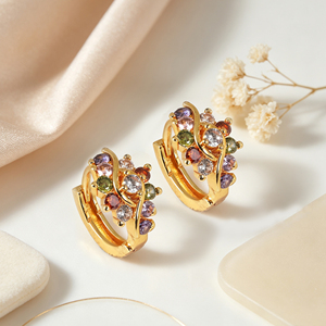 Aretes de Aro Huggie con Circonita Cúbica Multicolor, Chapados en <span class=keywords><strong>Oro</strong></span> de 18K, Resistentes al Agua y al Deslustre, Joyería, Aretes Pequeños de <span class=keywords><strong>Oro</strong></span> - Product Image 3