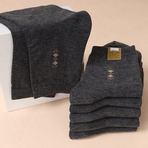 Men's Crew <b>Socks</b> Mid-Calf Polyester Fiber Sweat-Absorbent Geometric Pattern Casual Business <b>Socks</b> For Autumn <b>Winter</b> - Product Image 2