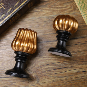 Portavelas de Calabaza de Halloween de Mystic Arts, Base Dorada y Negra, Adorno Decorativo para el Hogar, Hotel o Restaurante - Product Image 3